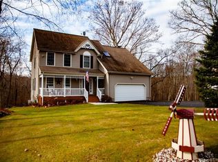 118 Bergendahl Dr, Griswold, CT 06351