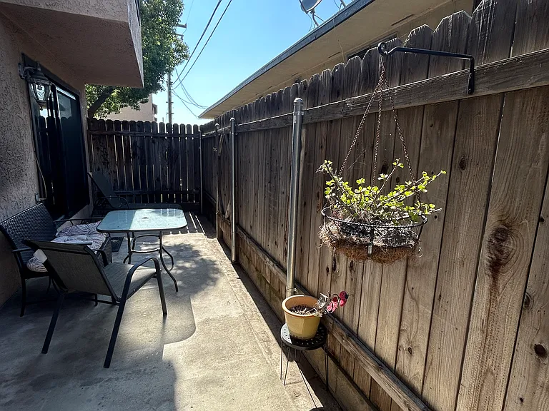 1039 Mount Olive Dr — Photo 19
