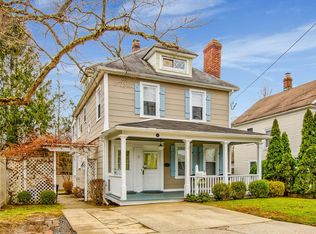 36 Central St, Huntington, NY 11743