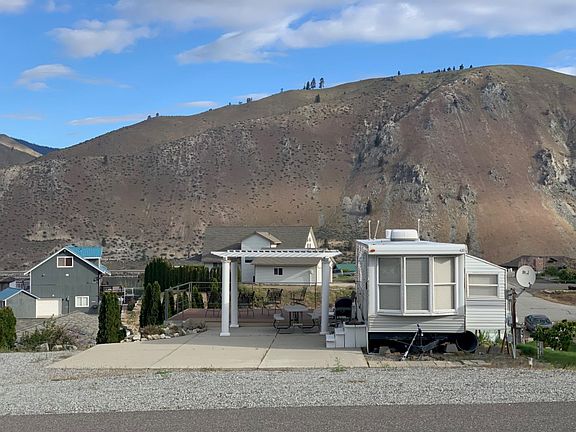 3rd image of 525 W Entiat Dr