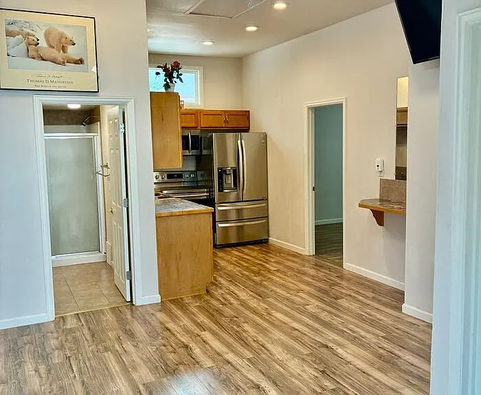 1342 N Washington Ave — Photo 2