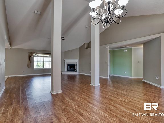 5th image of 315 Manchester Ln
