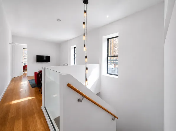29 Brooklyn Avenue image 1 of 15
