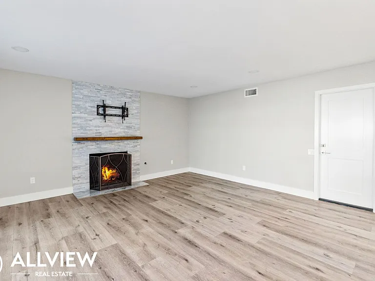 20542 Kelvingrove Ln — Photo 8
