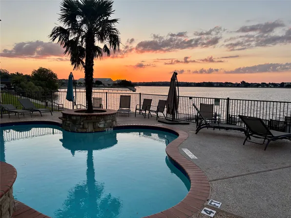 401 E Pearl St APT 2204, Granbury, TX 76048