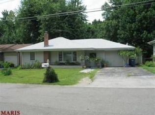 27 Park Dr, Saint Charles, MO 63303