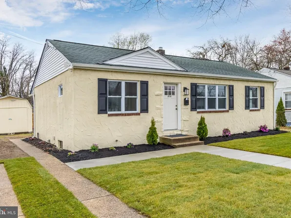 806 Crozier Ave, National Park, NJ 08063
