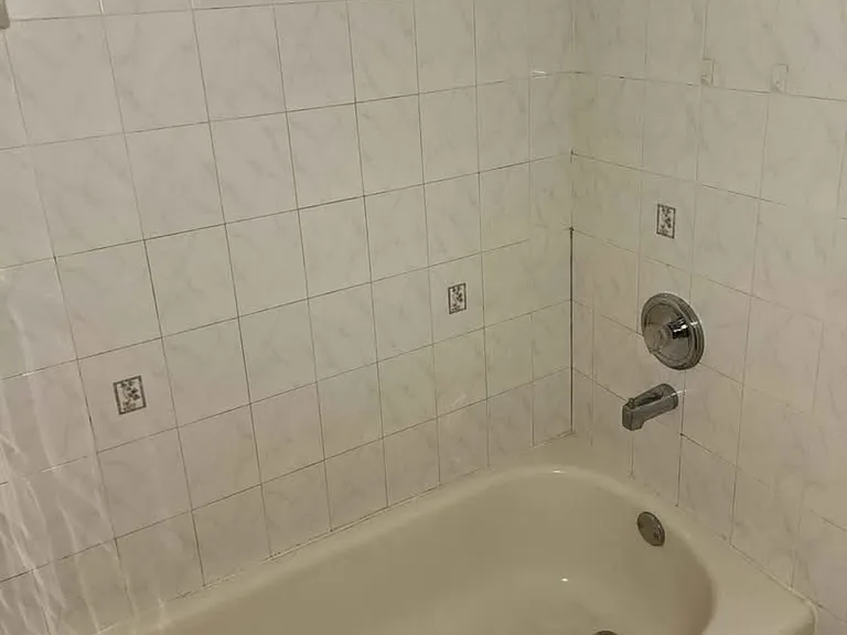 226 Bond St #2 — Photo 8