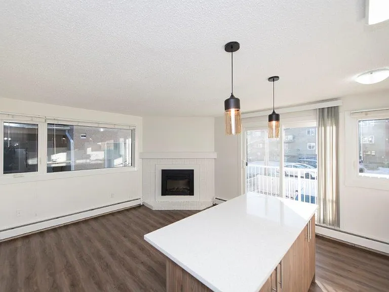 1837 11th Ave SW — Photo 5