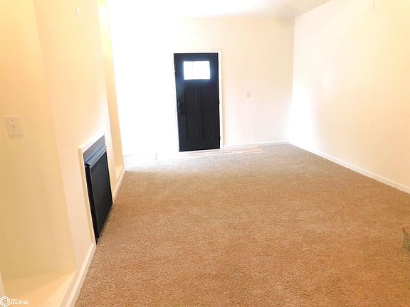 3rd image of 109 W Center St