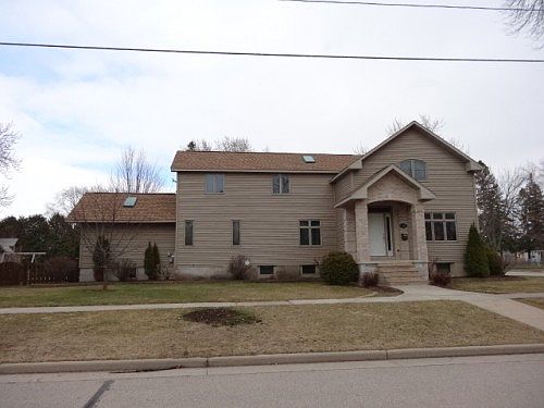1st image of 200 N Noquebay Ave