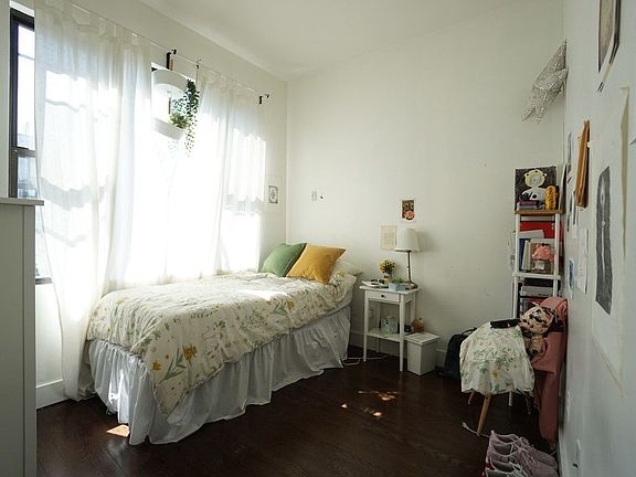 5th image of 318 Troutman St #3L