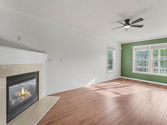 4th image of 215 Spinel Ln