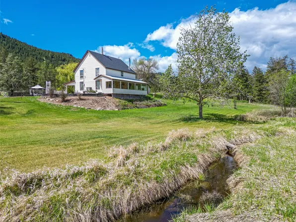 1566 Barnhartvale Rd, Kamloops, BC V2C 4Y8