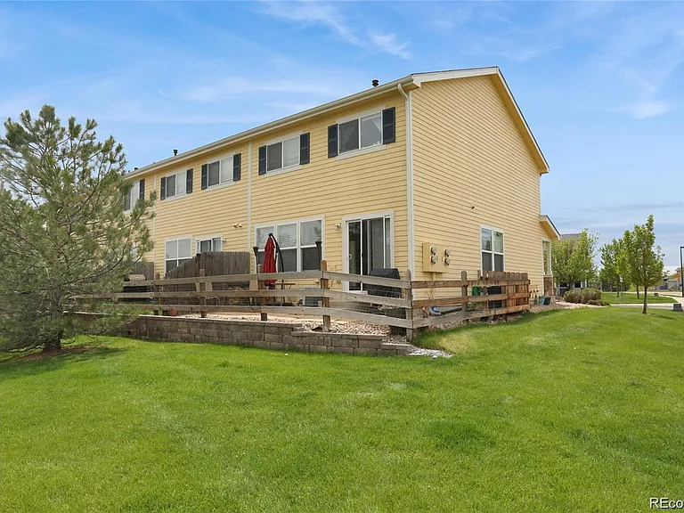 414 Smith Cir — Photo 7