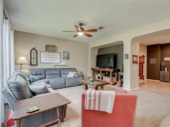 4th image of 405 Paseo Grand Dr