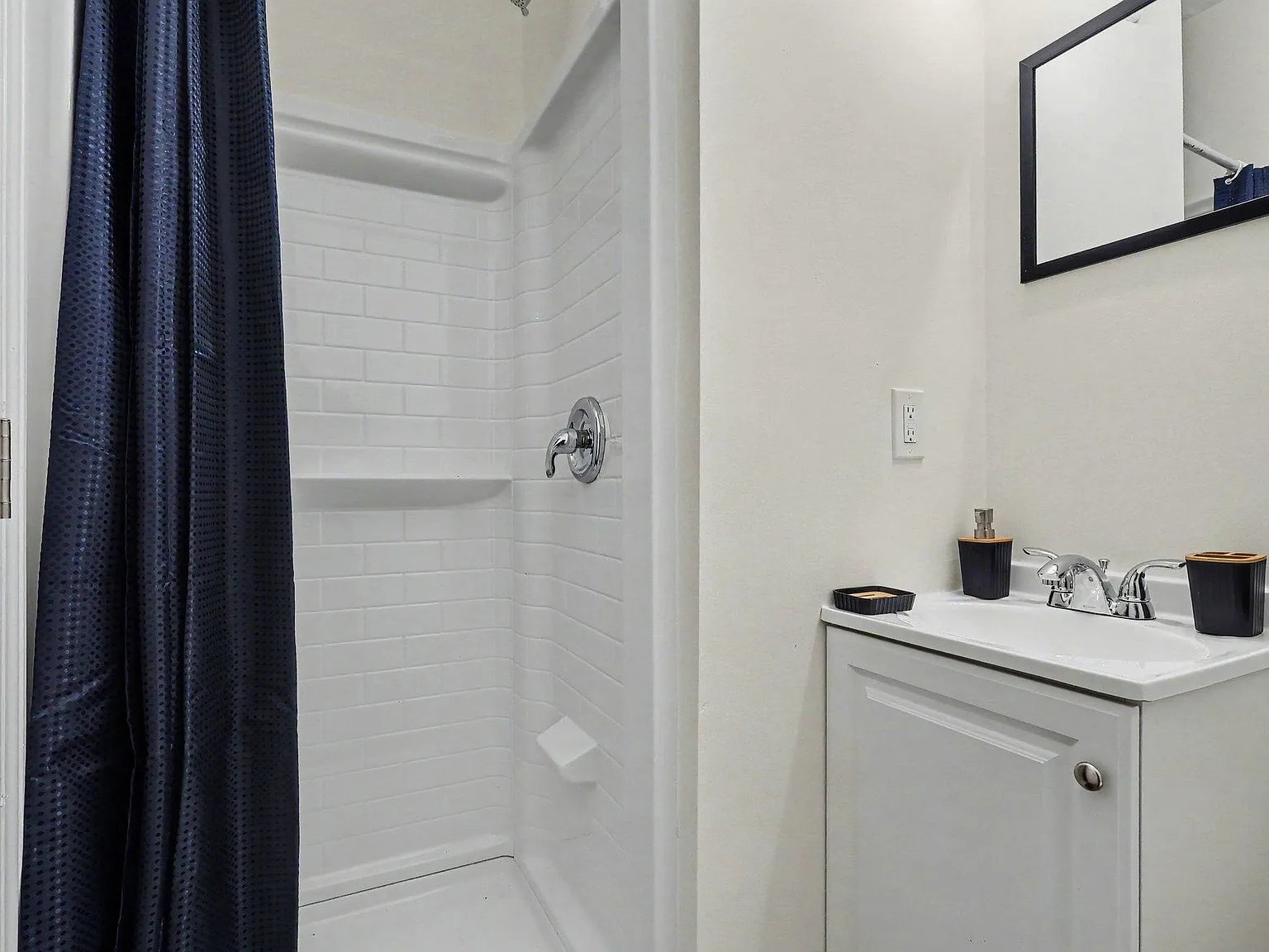 1 bed, 1.0 bath, 250 sqft, $1,434 — Photo 3