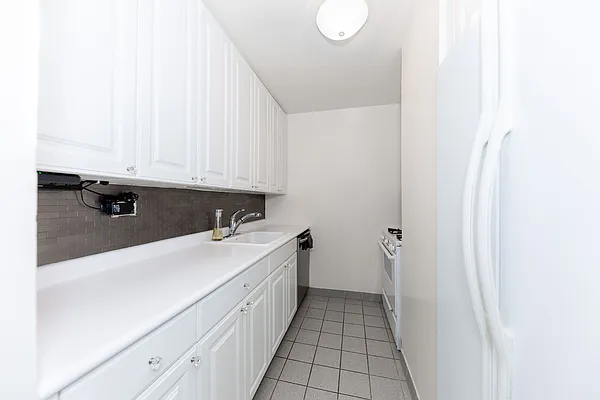 Sold by JSG Realty Corp | media 26