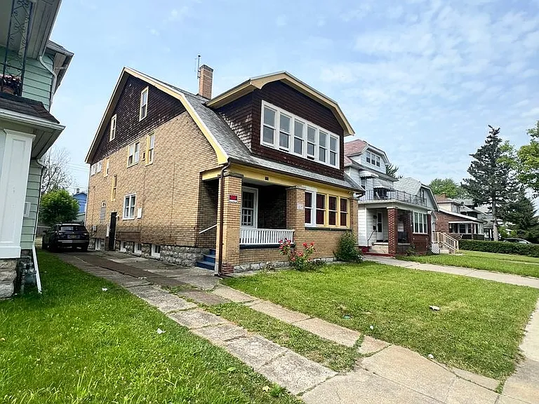313 Lasalle Ave #2 — Photo 1