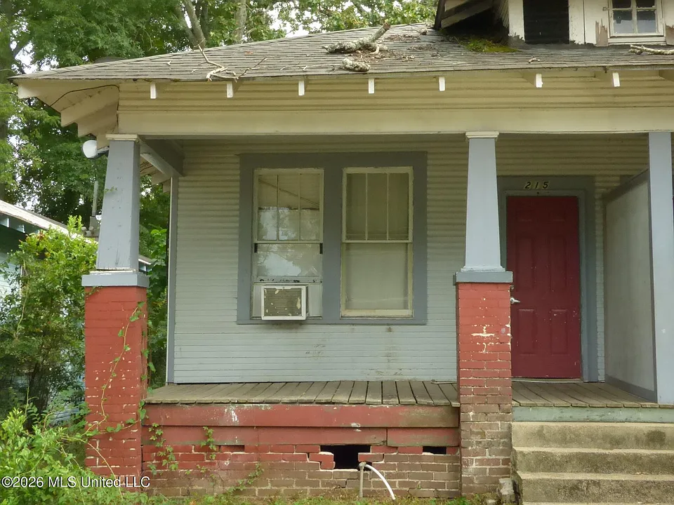 215 Thompson St