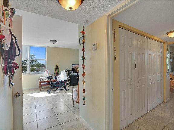 4th image of 9461 Evergreen Pl APT 401