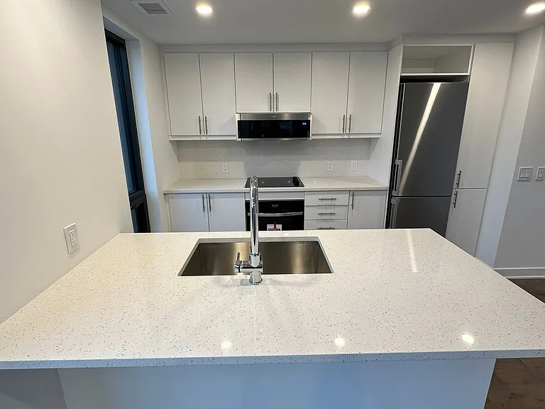 340 Queen St #2307 — Photo 6