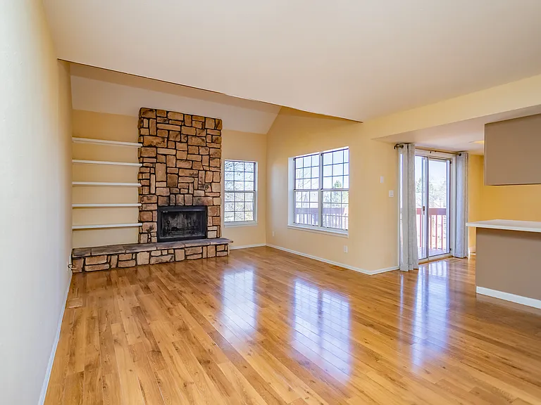 316 Cobblestone Dr — Photo 6