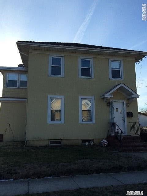 1st image of 215 Smith St