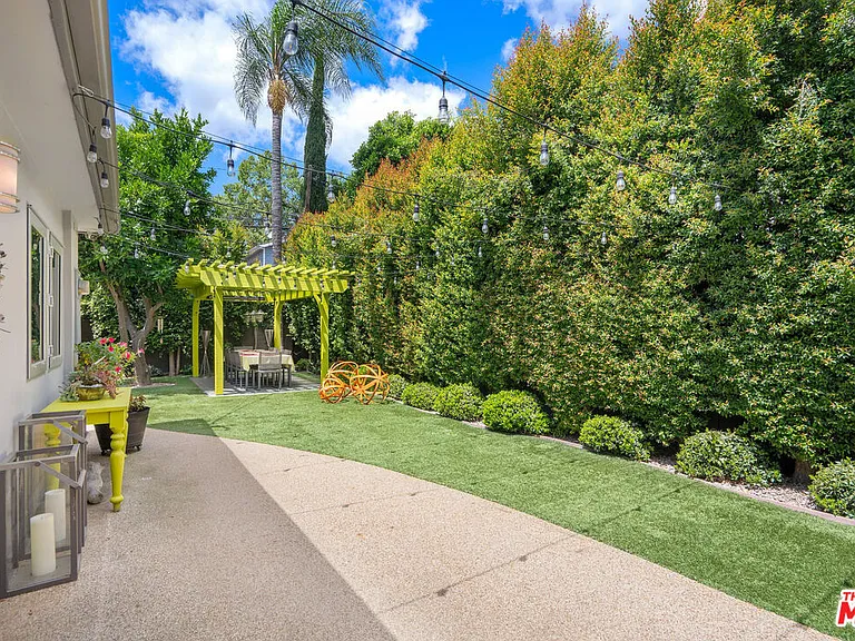 4203 Babcock Ave — Photo 32