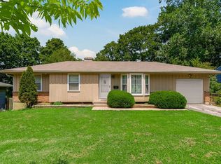 5902 Fairlane Dr, Kansas City, MO 64134