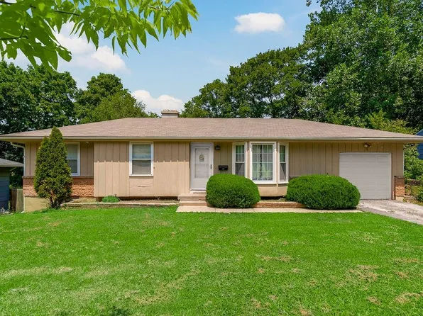 5902 Fairlane Dr, Kansas City, MO 64134