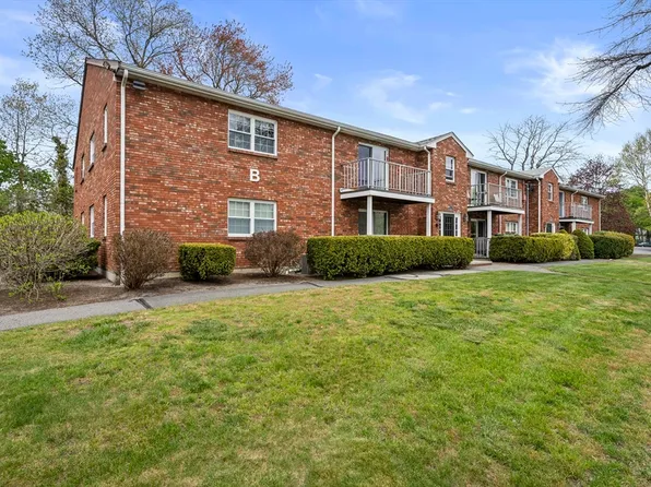 6 Kingswood Dr #11, Abington, MA 02351