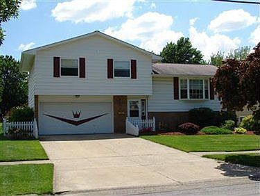 1st image of 805 Sandalwood Dr