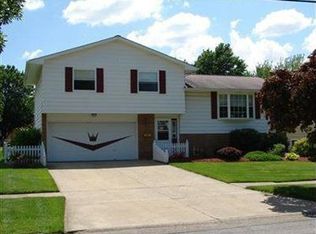 805 Sandalwood Dr, Elyria, OH