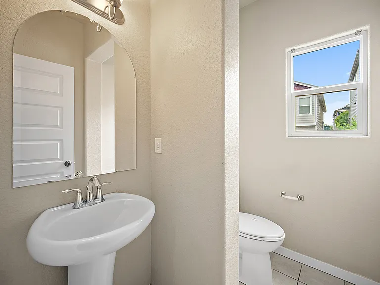 1321 Alveston St — Photo 24