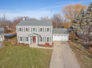 1724 Ahrens Ct, Manitowoc, WI 54220