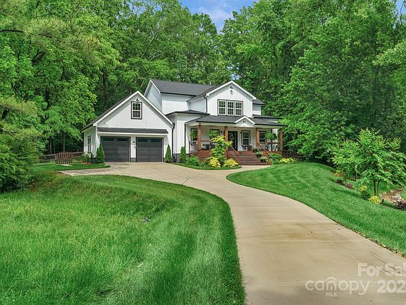 3rd image of 408 Arbor Dr