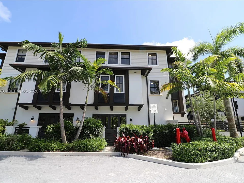 7504 SW 100th St