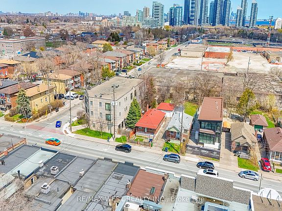 5th image of 371 Royal York Rd