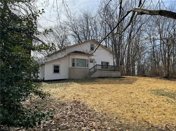 2958 E Turkeyfoot Lake Rd, Uniontown, OH 44685