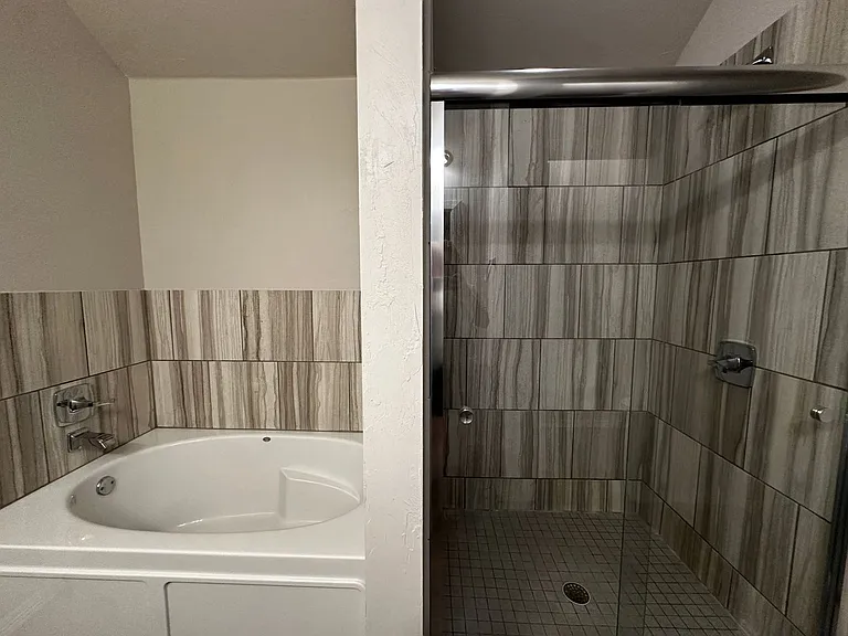 2316 Alta Vista Ln — Photo 38
