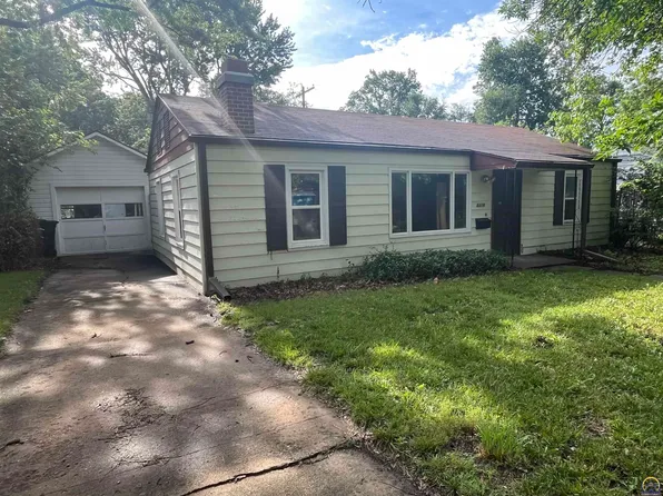 2316 SW Eveningside Dr, Topeka, KS 66614