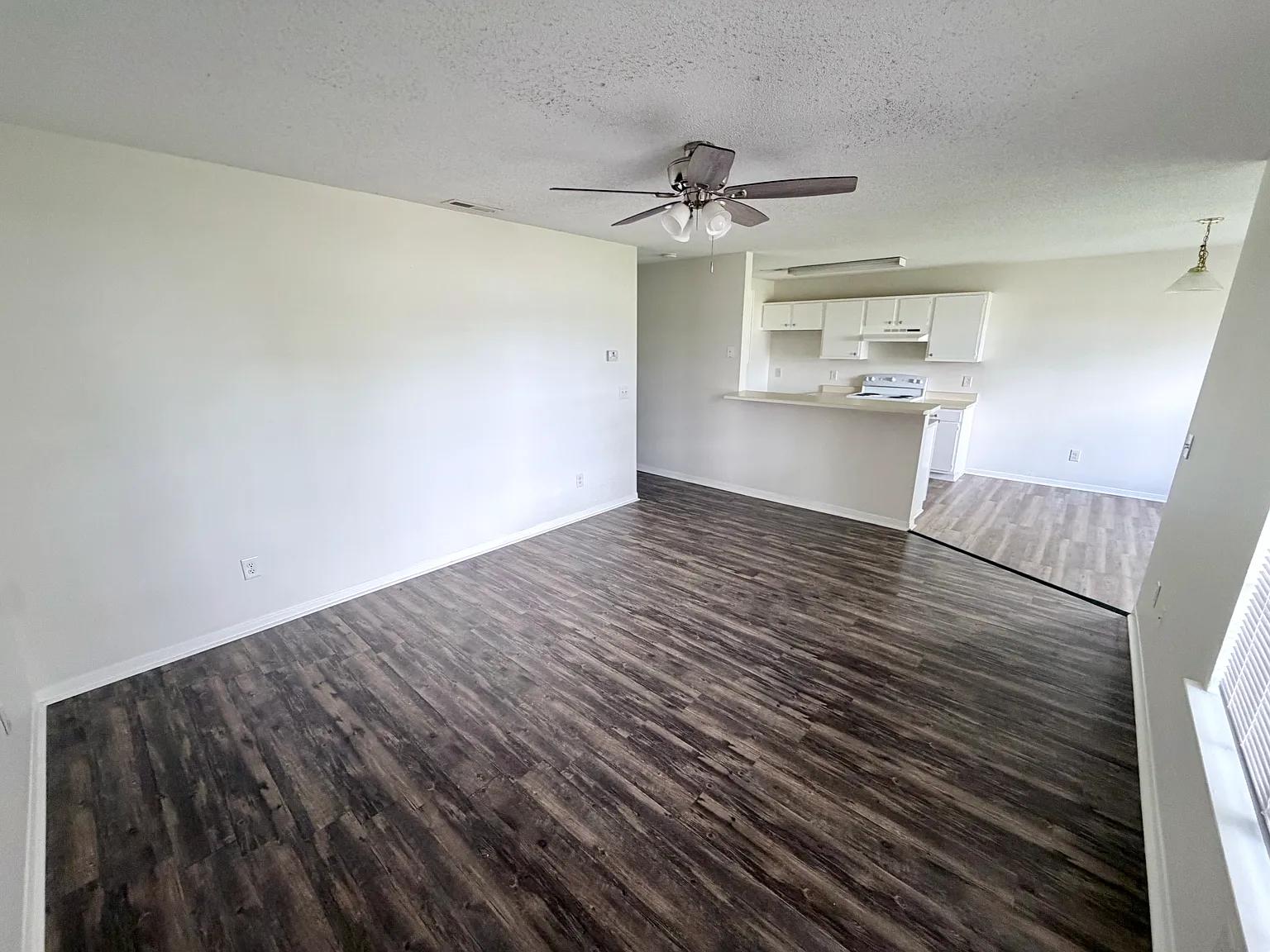 2 bed, 800 sqft, $795 — Photo 3