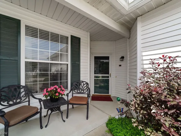 6940 Cottage Cir #16, North Ridgeville, OH 44039