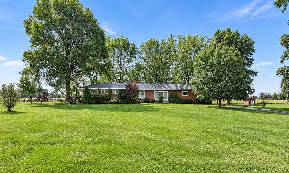 1st image of 2591 Holtz Rd