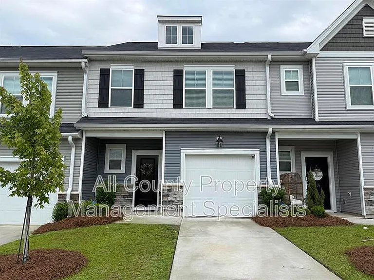 1074 Cornelia St — Photo 1