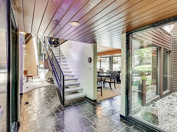 2nd image of 1417 Blackthorn Dr