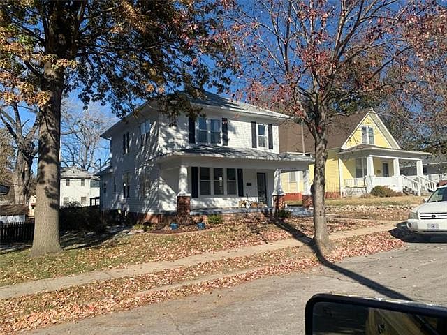 2nd image of 2821 Francis St