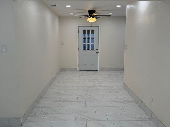 3rd image of 1406 Oakdale Ave #1406