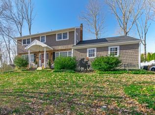 11 Picardy Rd, Succasunna, NJ 07876